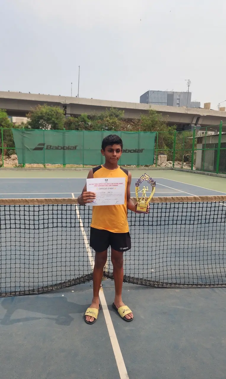 Sparsh receiving trophy for winning the National School Games held in Madhya Pradesh